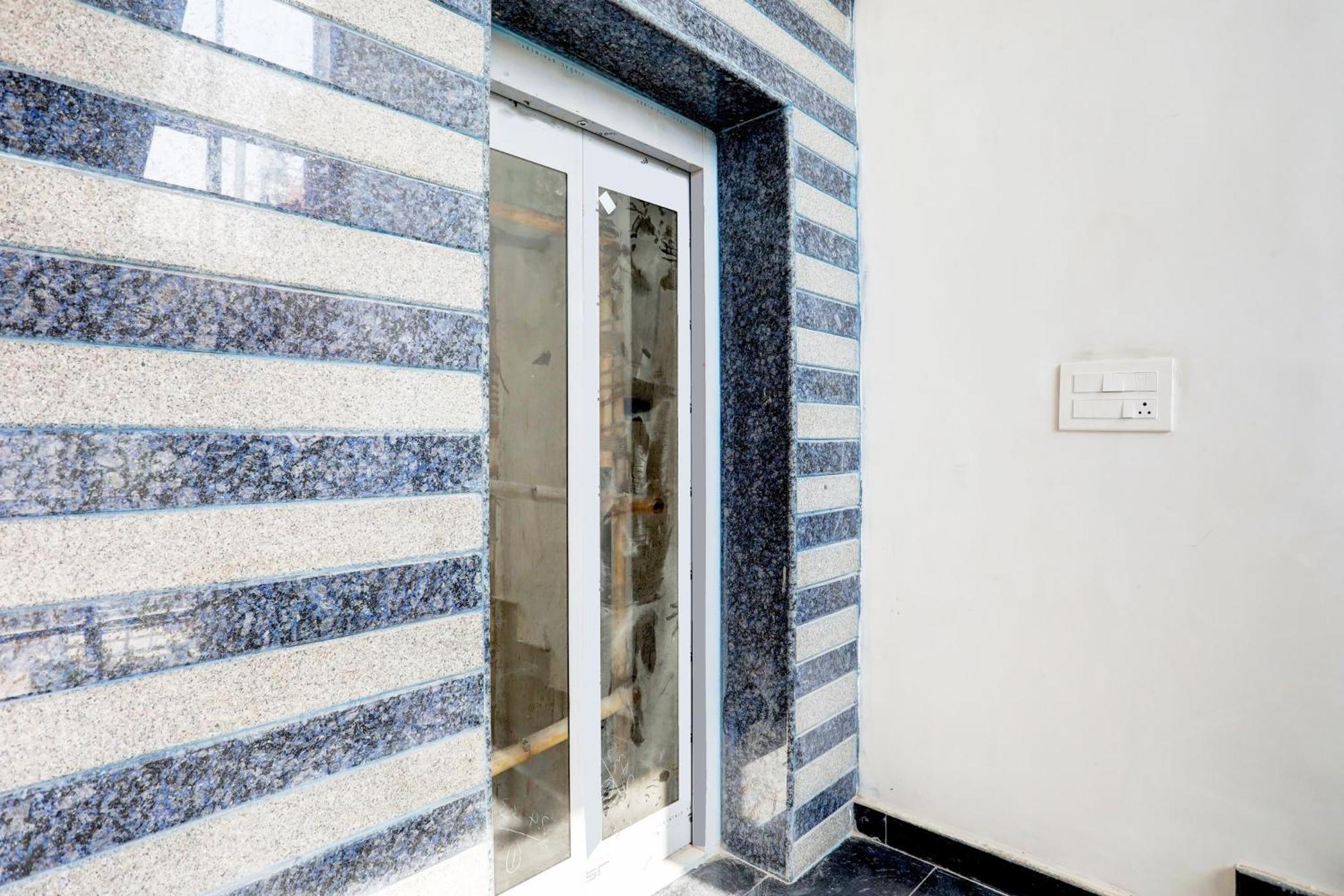 Hotel Super Townhouse Balua Road Pahadiya Varanasi Esterno foto