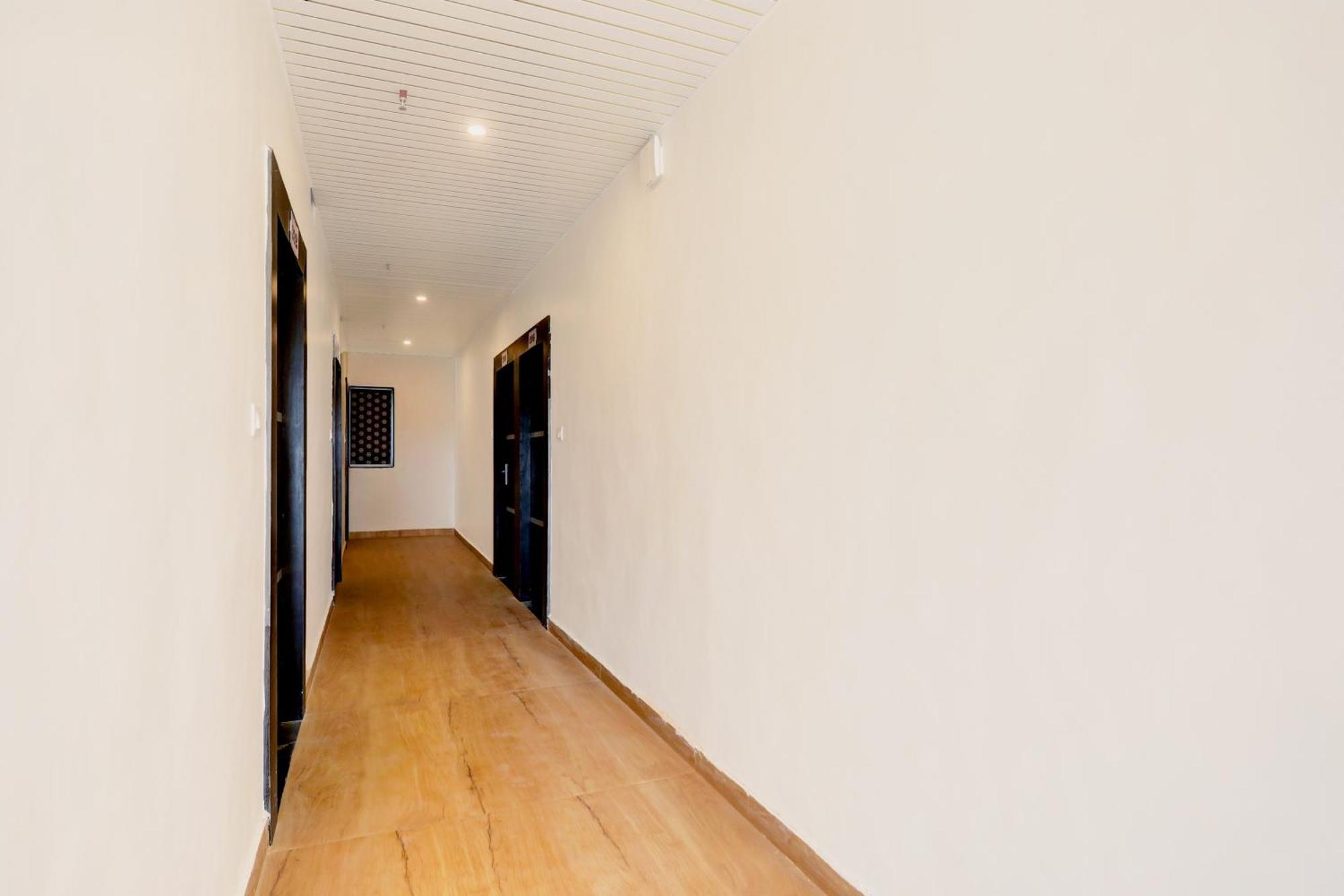 Hotel Super Townhouse Balua Road Pahadiya Varanasi Esterno foto