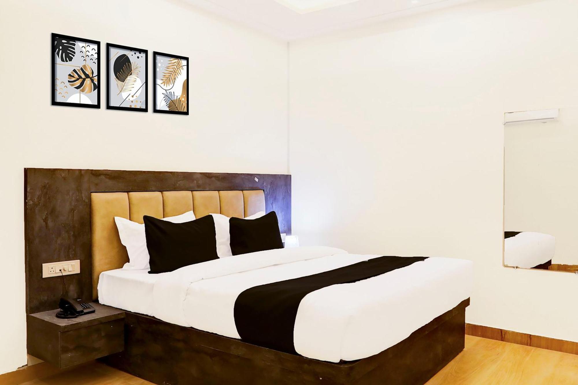 Hotel Super Townhouse Balua Road Pahadiya Varanasi Esterno foto
