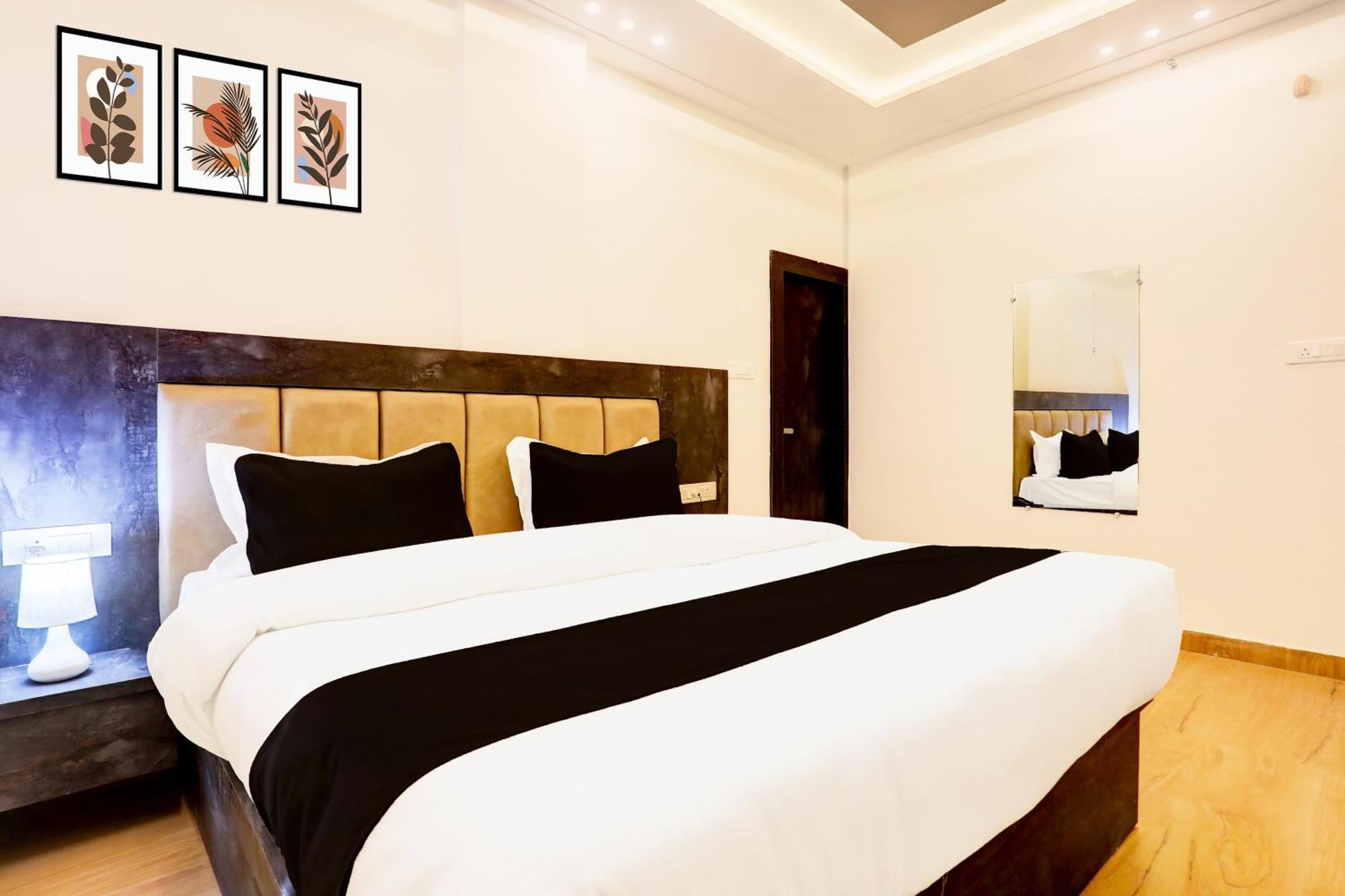 Hotel Super Townhouse Balua Road Pahadiya Varanasi Esterno foto