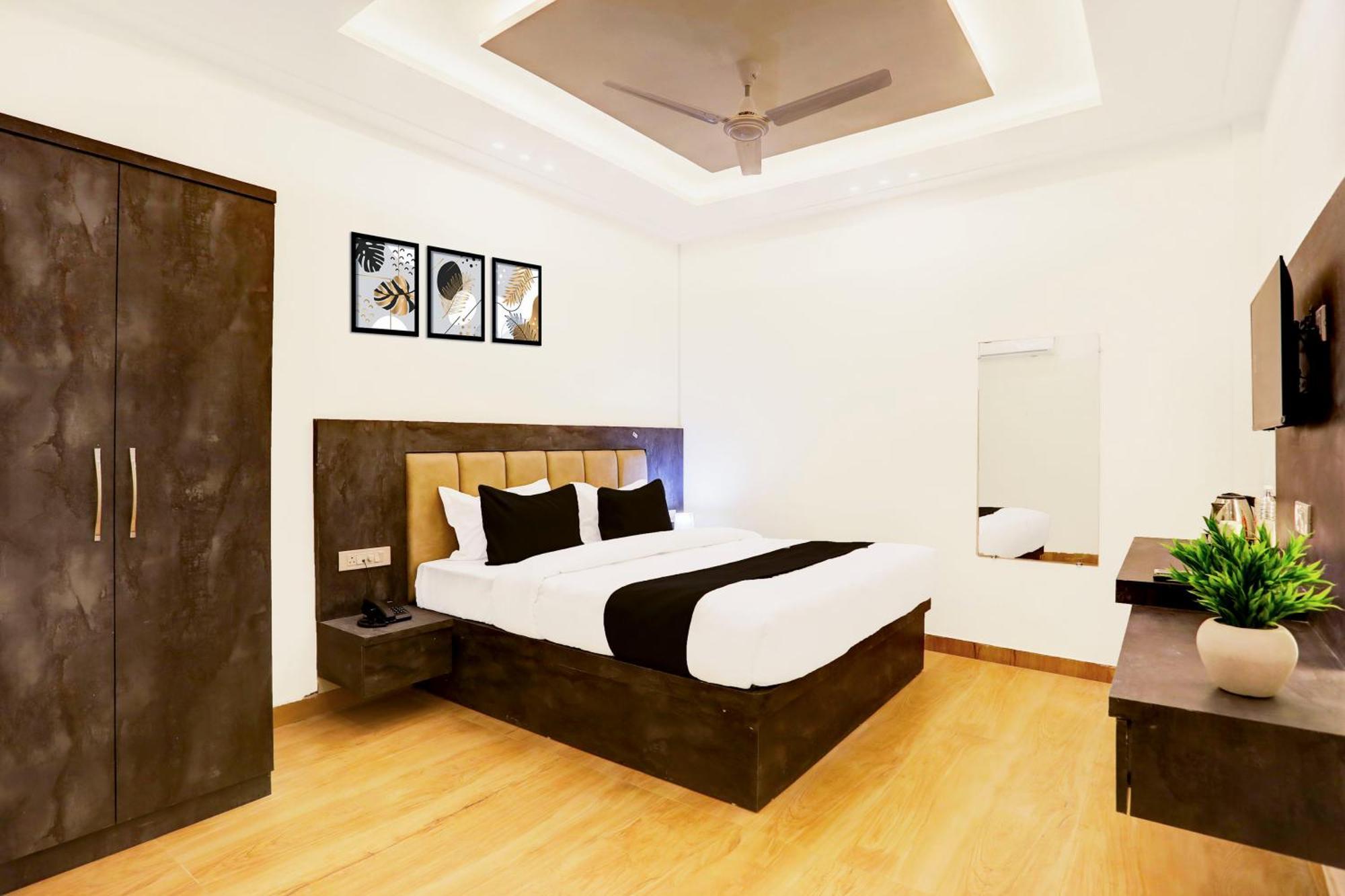 Hotel Super Townhouse Balua Road Pahadiya Varanasi Esterno foto