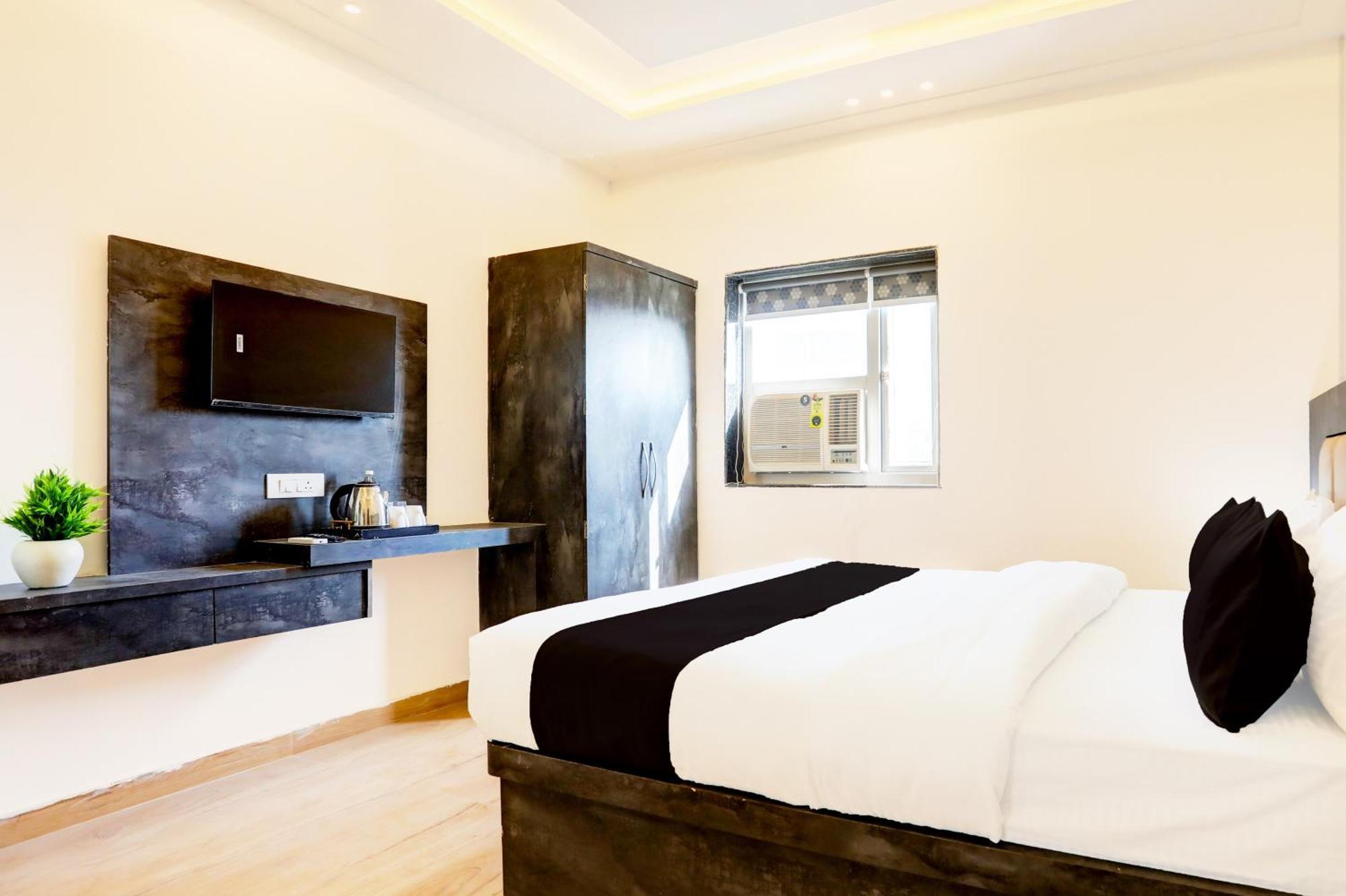 Hotel Super Townhouse Balua Road Pahadiya Varanasi Esterno foto